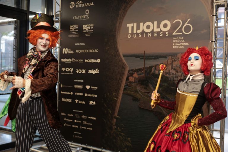 Alice e Chapeleiro no Tijolo Business 2026